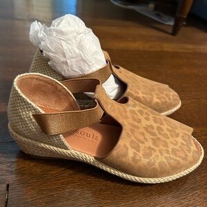 Gentle souls by Kenneth Cole Wedge Sandal